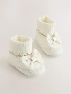 Sale Baker by Ted Baker Crème - Chaussons en maille à bord festonné pour Bébé fille avec nœud