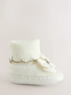 Sale Baker by Ted Baker Crème - Chaussons en maille à bord festonné pour Bébé fille avec nœud
