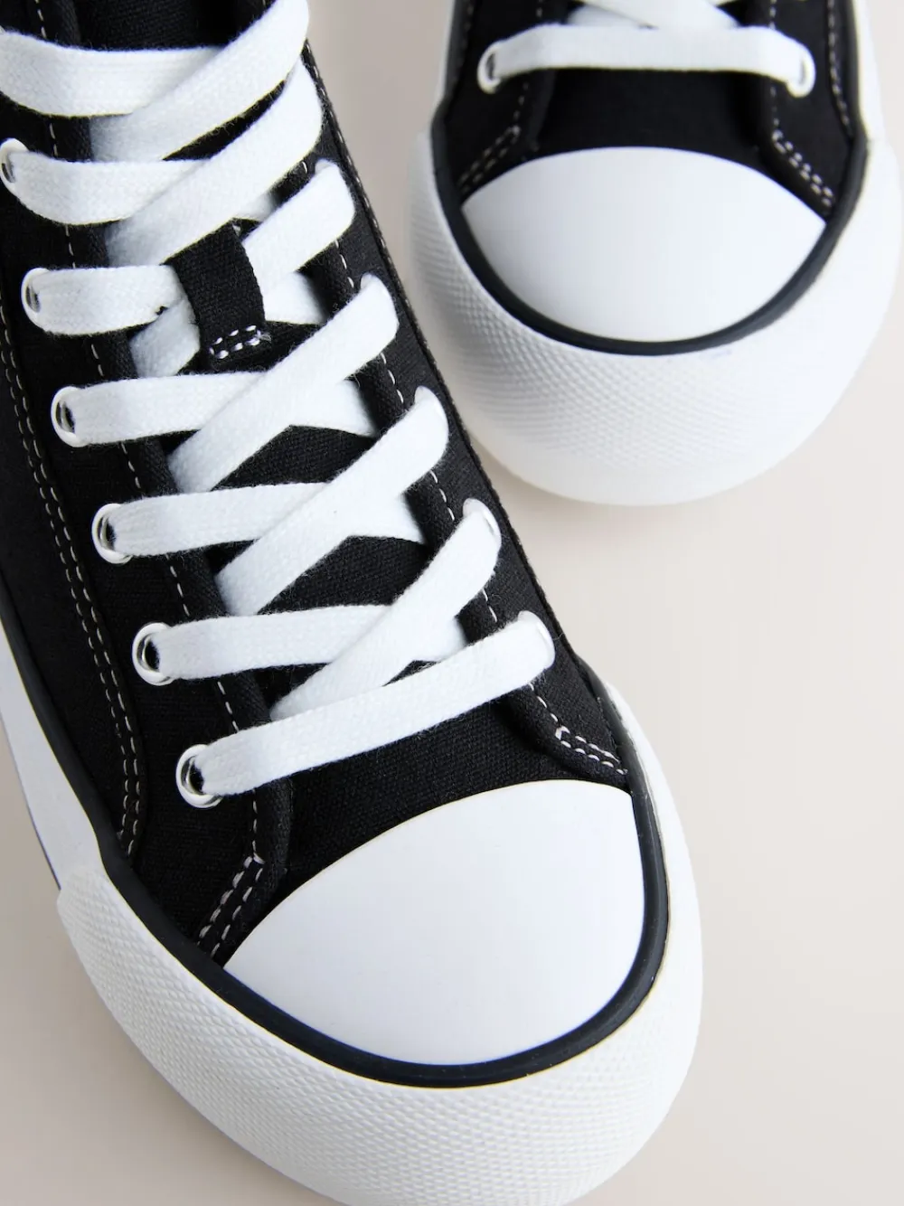 Outlet Next - À lacets High Top Trainers Noir